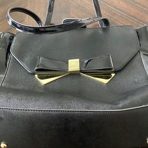 Black purse NEW without tags